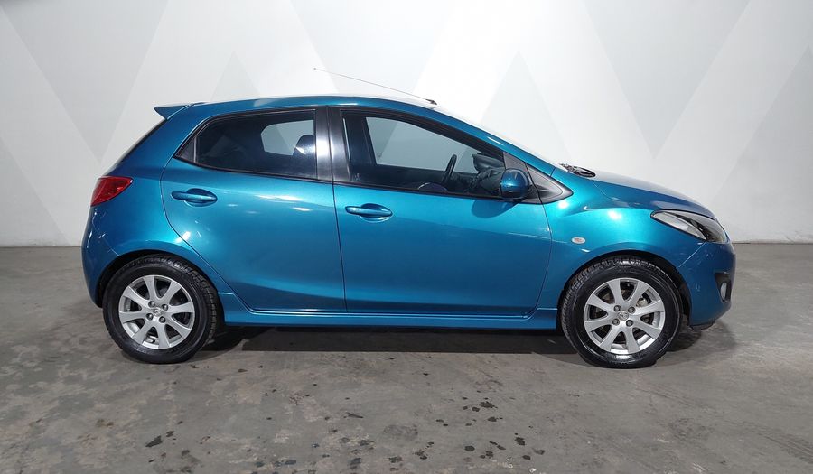 Mazda 2 1.5 TOURING TM Hatchback 2012