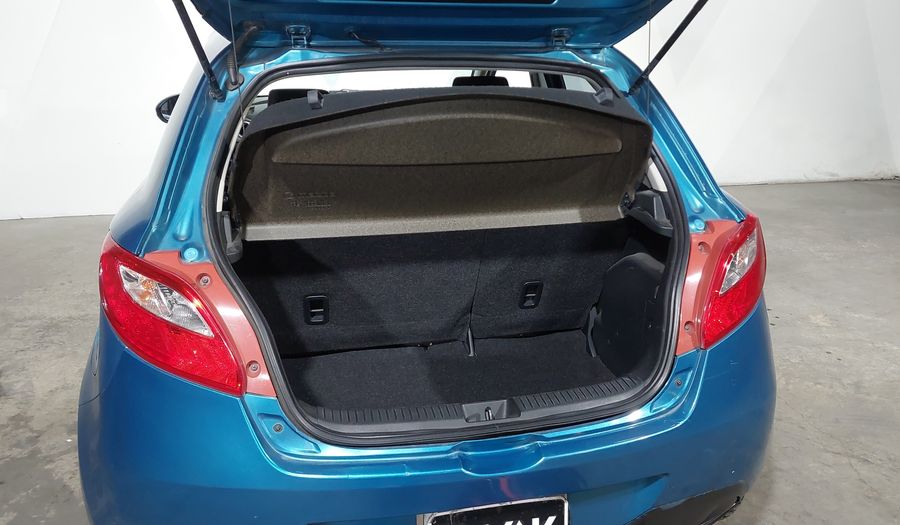 Mazda 2 1.5 TOURING TM Hatchback 2012