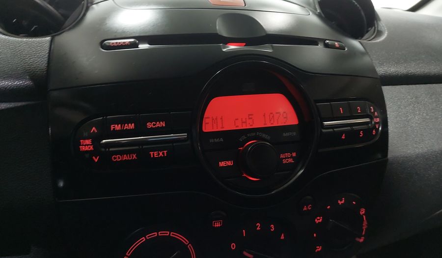 Mazda 2 1.5 TOURING TM Hatchback 2012