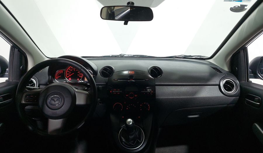 Mazda 2 1.5 TOURING TM Hatchback 2012