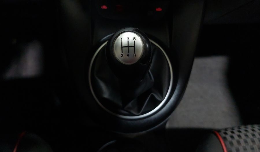 Mazda 2 1.5 TOURING TM Hatchback 2012