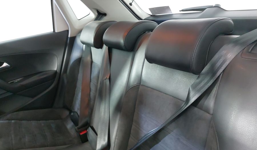 Volkswagen Polo 1.2 HIGHLINE MT Hatchback 2014