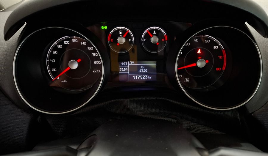 Fiat Punto 1.4 ATTRACTIVE 5P Hatchback 2015