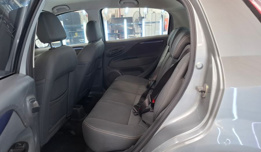 Fiat Punto 1.4 ATTRACTIVE 5P Hatchback 2015