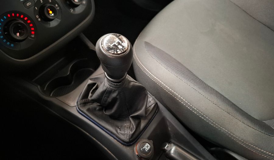 Fiat Punto 1.4 ATTRACTIVE 5P Hatchback 2015