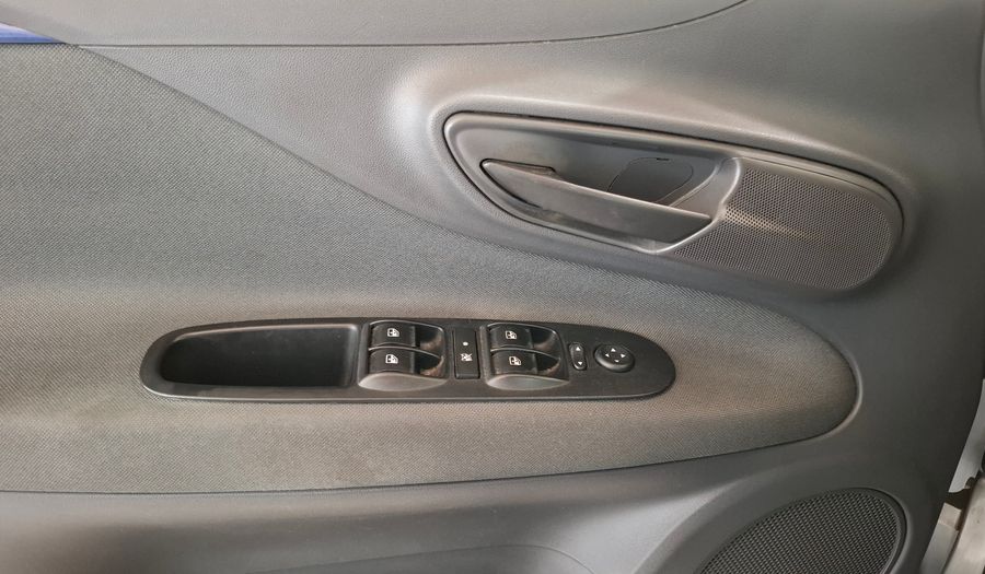 Fiat Punto 1.4 ATTRACTIVE 5P Hatchback 2015