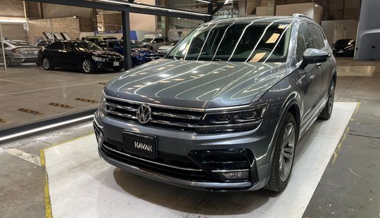 Volkswagen • Tiguan