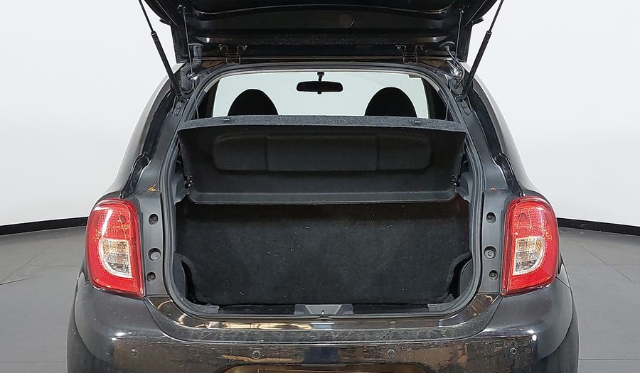 Nissan March 1.0 SV Hatchback 2017