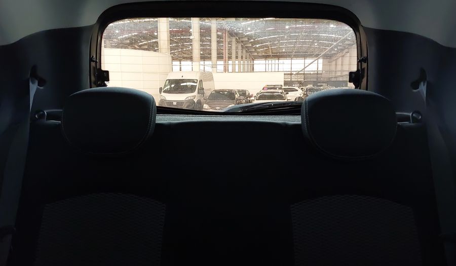 Nissan March 1.0 SV Hatchback 2017