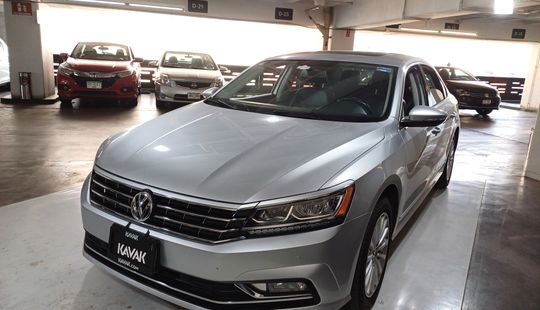 Volkswagen • Passat