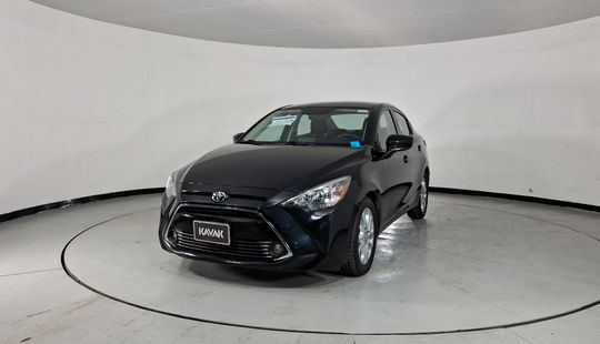 Toyota • Yaris