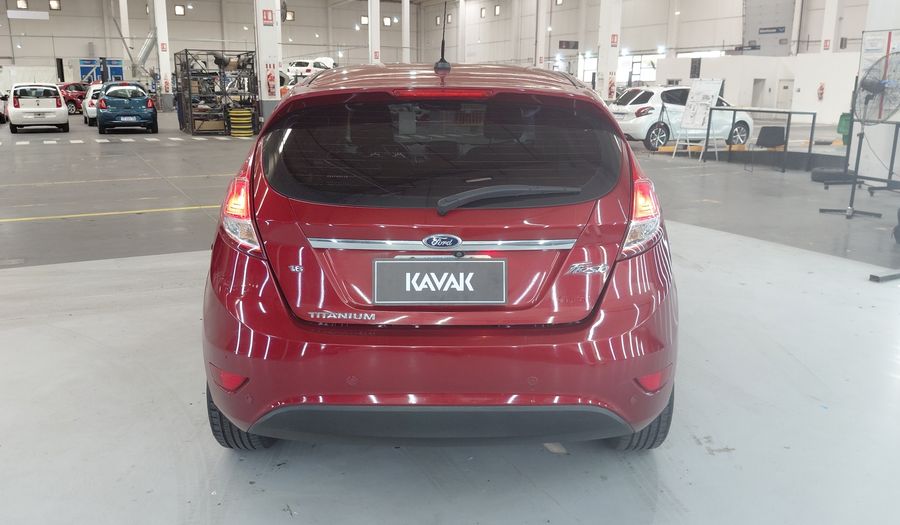 Ford Fiesta Kinetic Design 1.6 16V TITANIUM Hatchback 2016