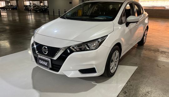 Nissan • Versa