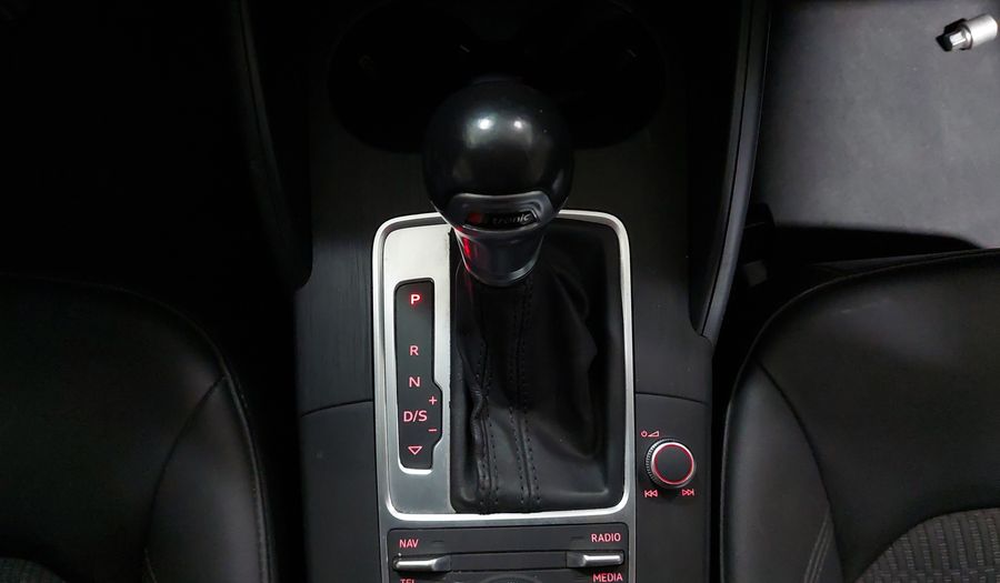 Audi A3 1.8 TFSI ATTRACTION S TRONIC Sedan 2015