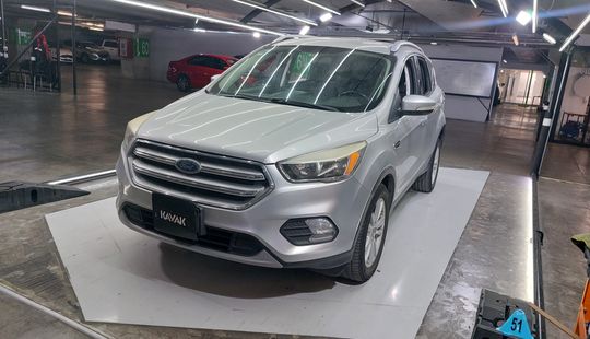 Ford • Escape