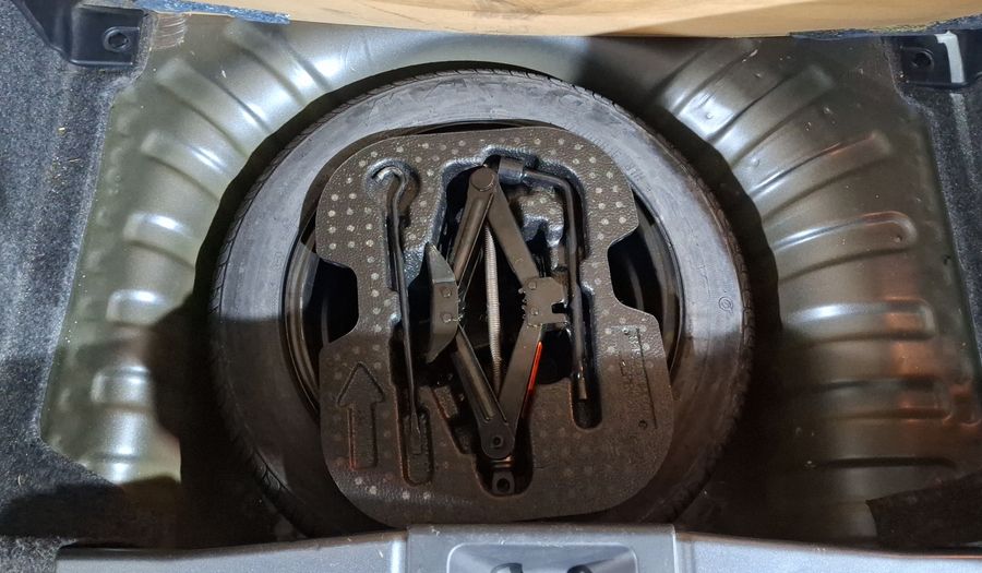 Nissan March 1.6 ADVANCE AT Hatchback 2016