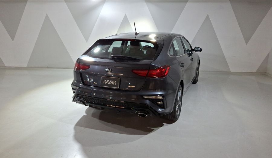 Kia Forte 2.0 EX IVT Hatchback 2021