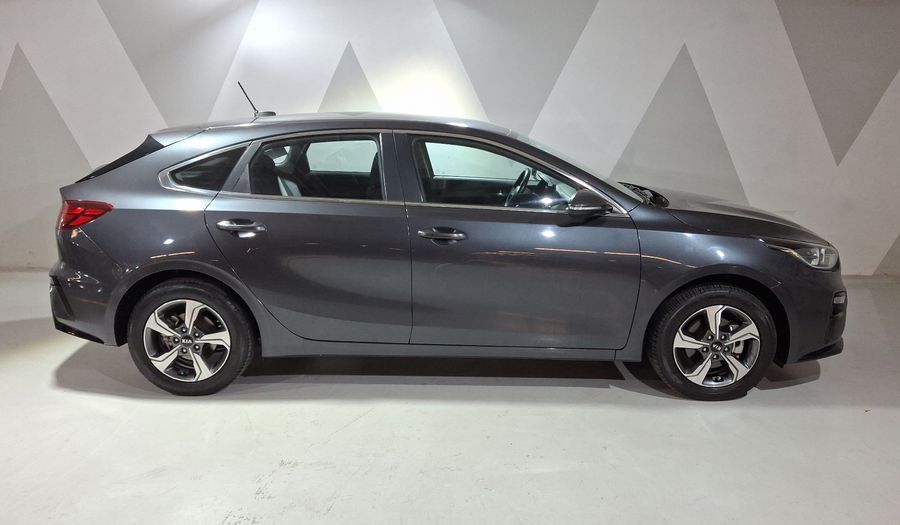 Kia Forte 2.0 EX IVT Hatchback 2021