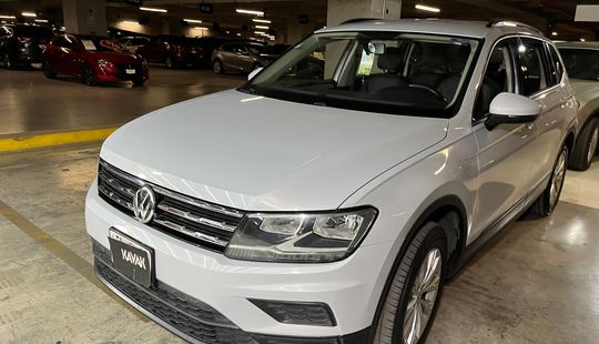 Volkswagen • Tiguan