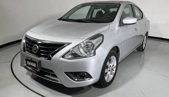 Nissan • Versa