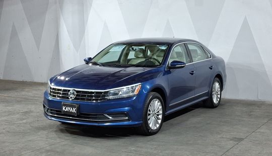 Volkswagen • Passat