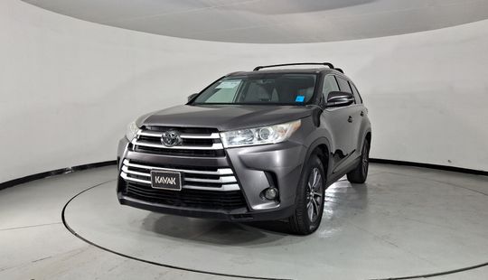 Toyota • Highlander