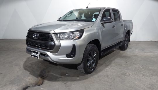 Toyota • Hilux