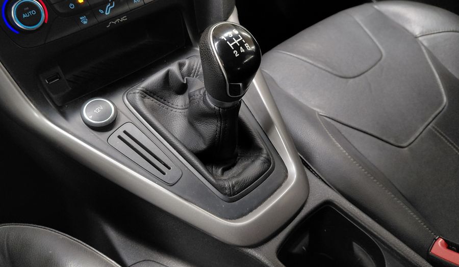 Ford Focus Iii 2.0 SE PLUS Hatchback 2017