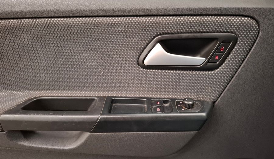 Volkswagen Fox 1.6 TRENDLINE Hatchback 2012