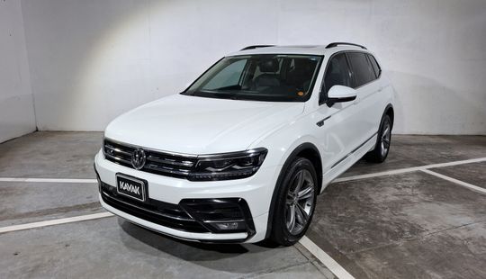 Volkswagen • Tiguan