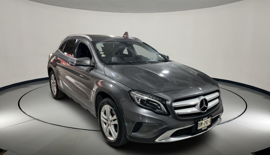 Mercedes Benz • Clase GLA