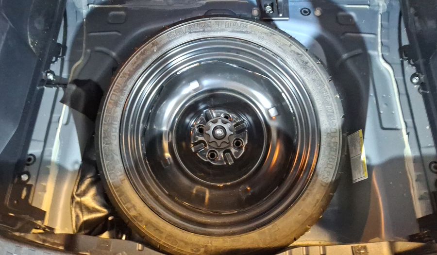 Toyota Prius 1.8 HYBRID PREMIUM SR Hatchback 2019