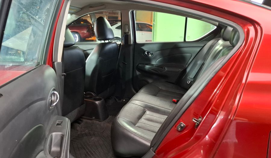 Nissan Versa 1.6 EXCLUSIVE AUTO Sedan 2017