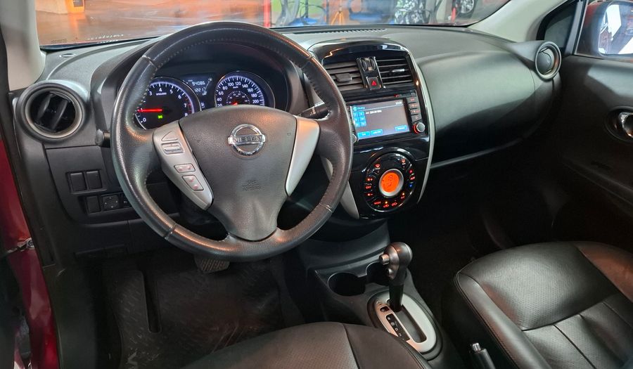 Nissan Versa 1.6 EXCLUSIVE AUTO Sedan 2017