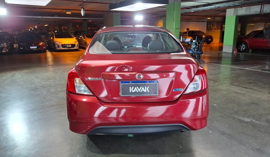 Nissan Versa 1.6 EXCLUSIVE AUTO Sedan 2017