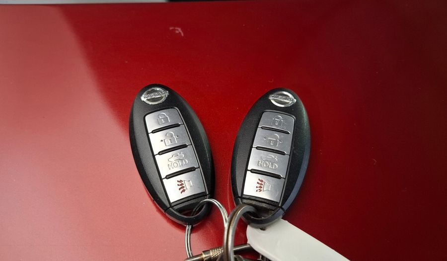 Nissan Versa 1.6 EXCLUSIVE AUTO Sedan 2017