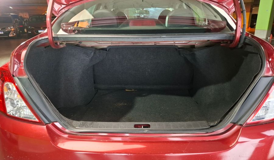 Nissan Versa 1.6 EXCLUSIVE AUTO Sedan 2017