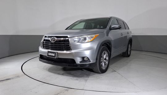 Toyota • Highlander