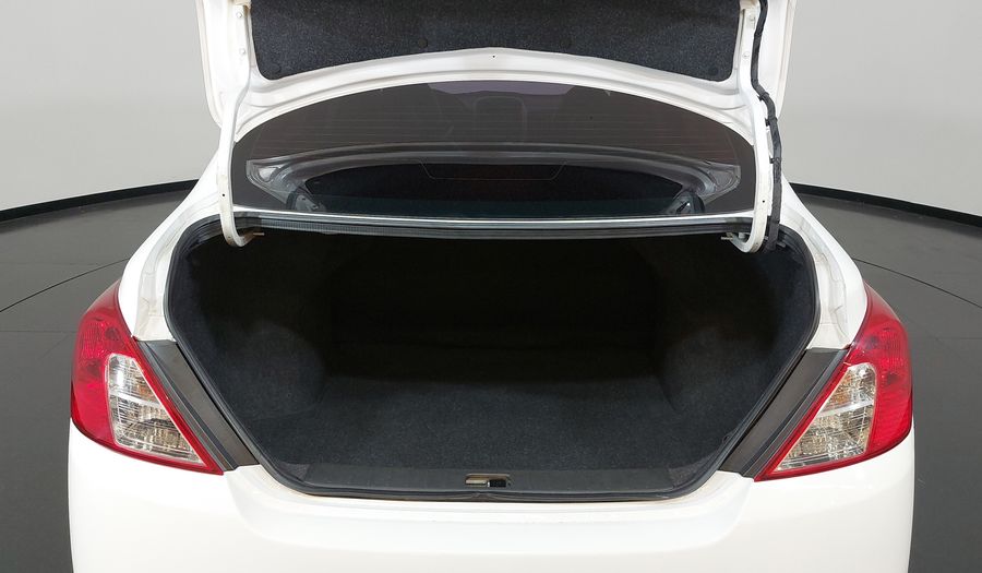 Nissan Versa 1.6 UNIQUE Sedan 2016