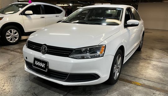 Volkswagen • Jetta