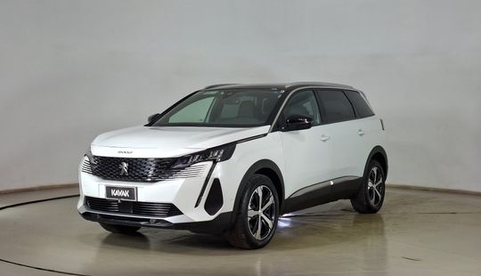 Peugeot • 5008