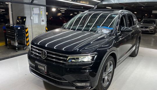 Volkswagen • Tiguan