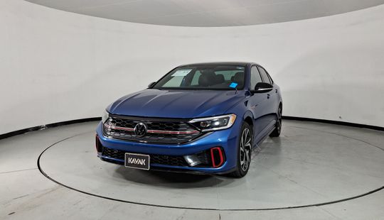 Volkswagen • Jetta