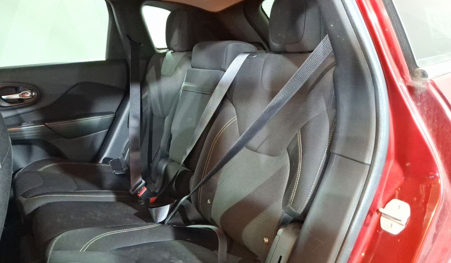 Jeep Cherokee 2.4 LATITUDE 4X2 Suv 2016