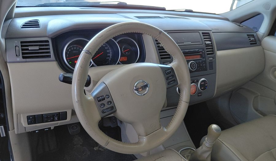 Nissan Tiida 1.8 TEKNA Hatchback 2011