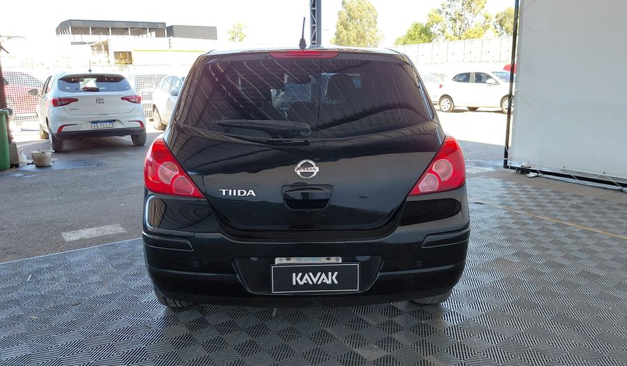 Nissan Tiida 1.8 TEKNA Hatchback 2011