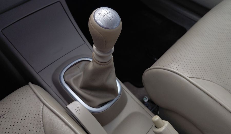 Nissan Tiida 1.8 TEKNA Hatchback 2011