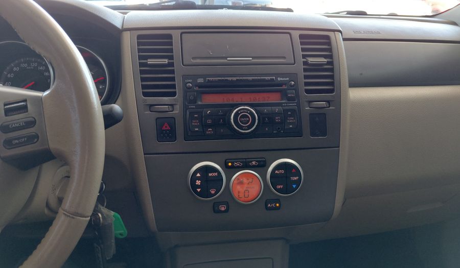 Nissan Tiida 1.8 TEKNA Hatchback 2011