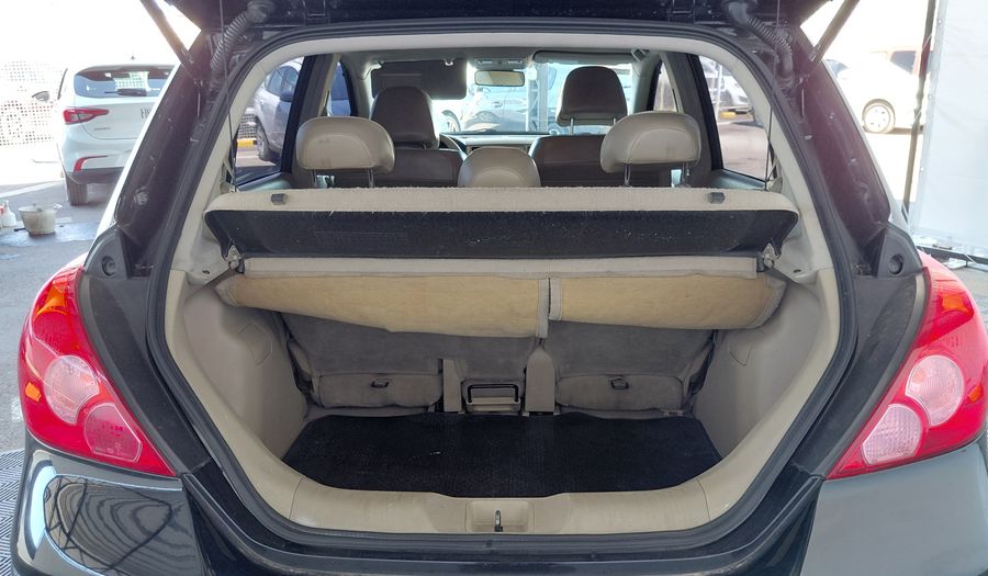 Nissan Tiida 1.8 TEKNA Hatchback 2011