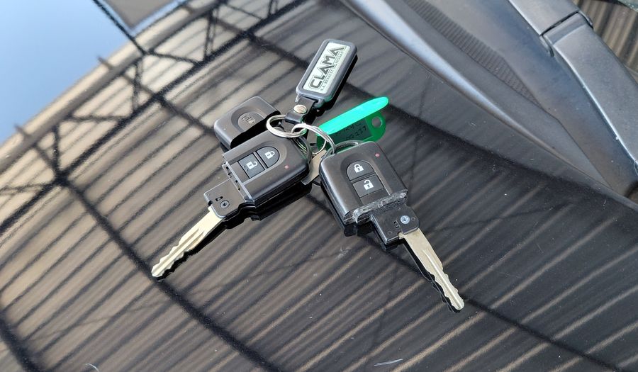 Nissan Tiida 1.8 TEKNA Hatchback 2011